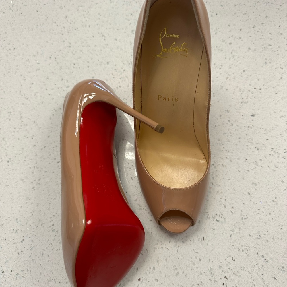 Christian Louboutin - Open Peep Toe Pump - Picture 3 of 6